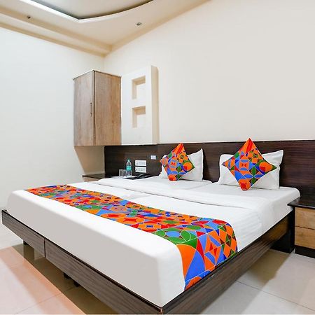 FabHotel Regent Inn Pimpri-Chinchwad Buitenkant foto