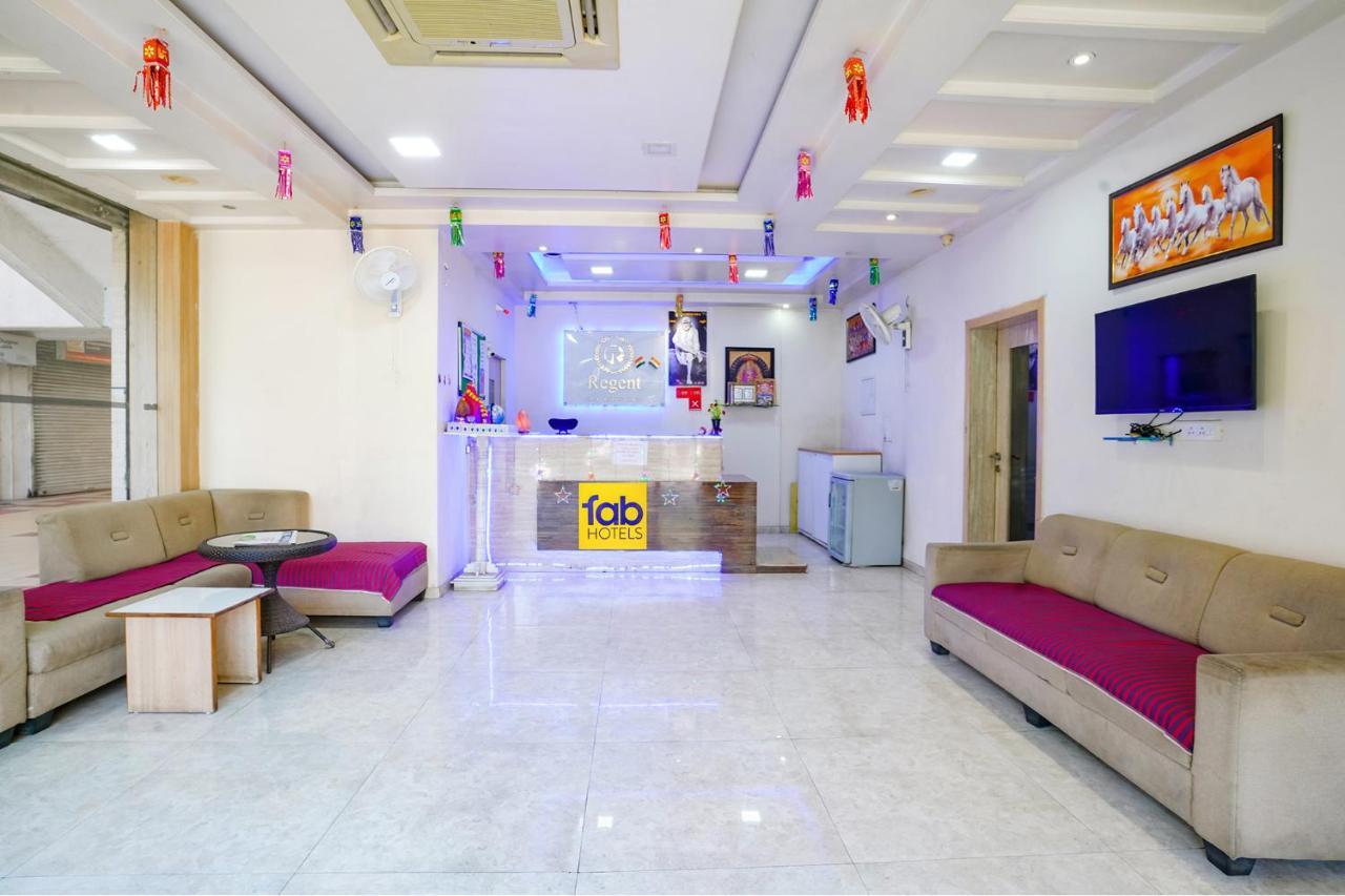 FabHotel Regent Inn Pimpri-Chinchwad Buitenkant foto