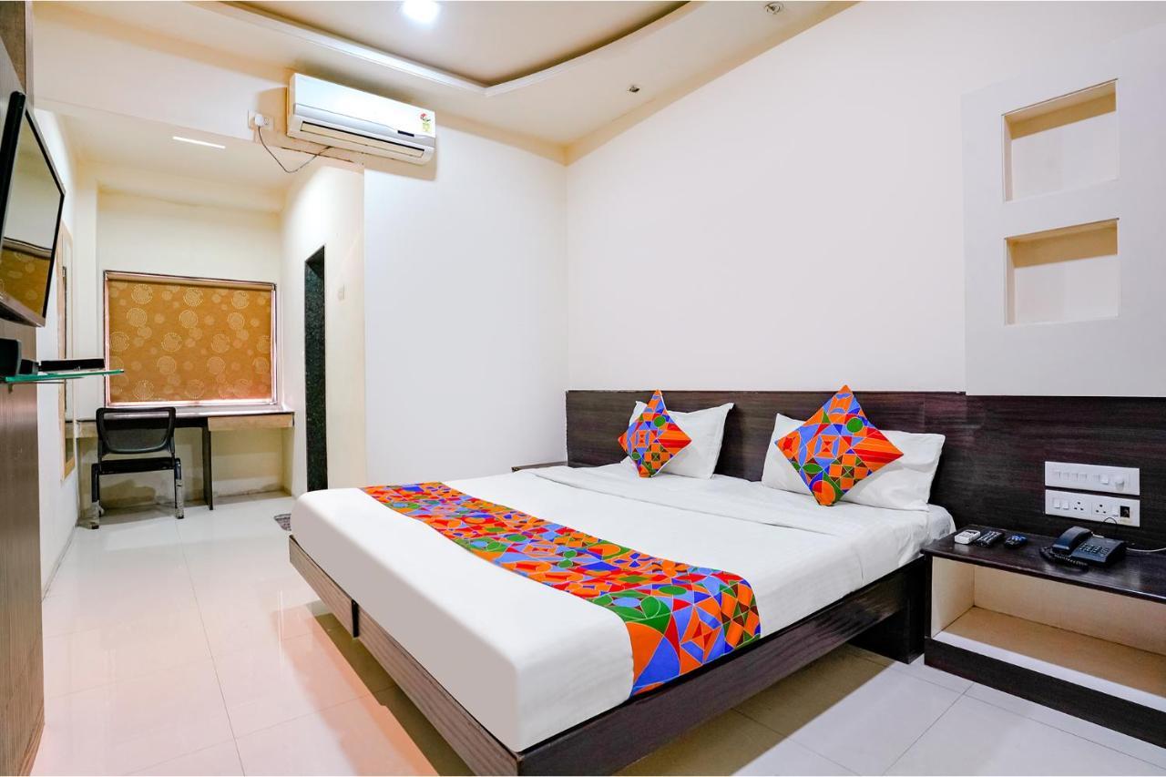 FabHotel Regent Inn Pimpri-Chinchwad Buitenkant foto