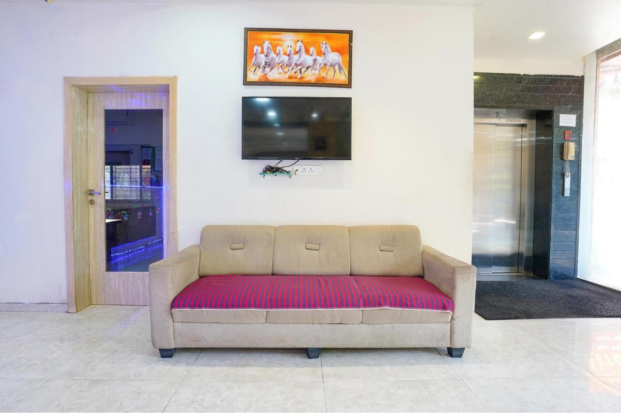 FabHotel Regent Inn Pimpri-Chinchwad Buitenkant foto