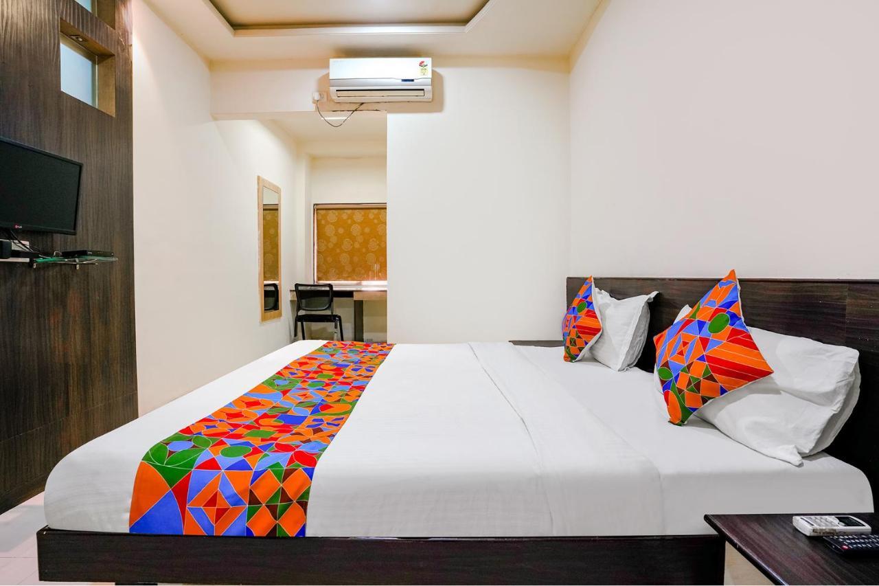 FabHotel Regent Inn Pimpri-Chinchwad Buitenkant foto