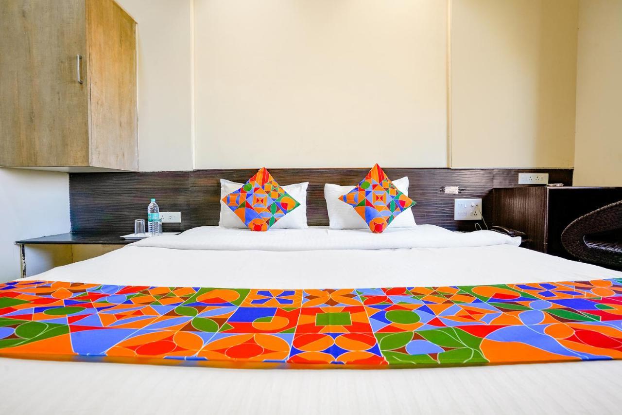 FabHotel Regent Inn Pimpri-Chinchwad Buitenkant foto