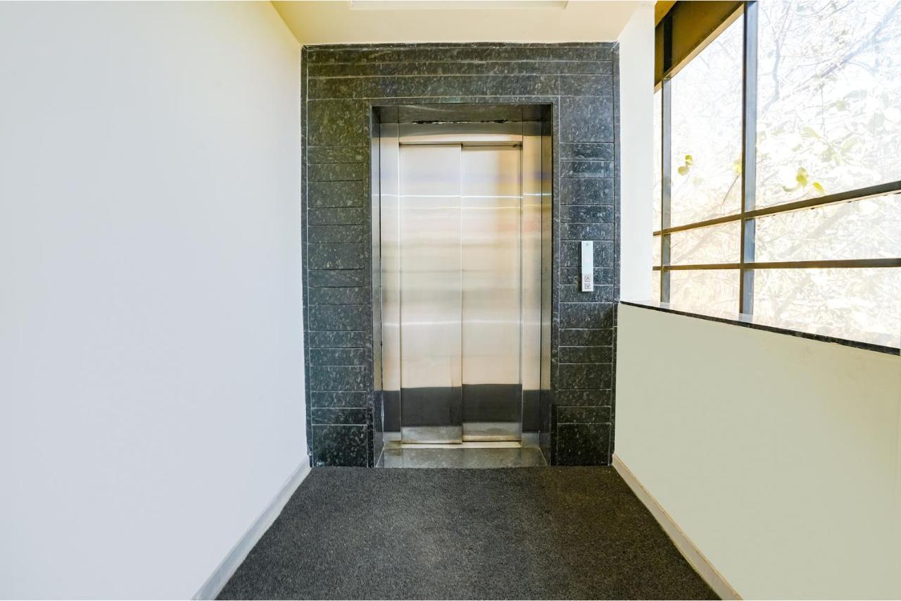 FabHotel Regent Inn Pimpri-Chinchwad Buitenkant foto